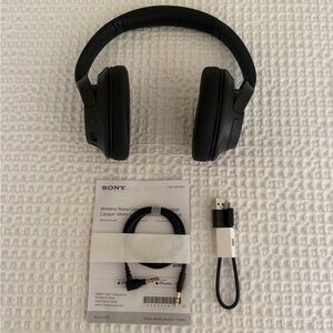 NWOB Sony WH-CH720N Wireless Noise Cancelling  Stereo Headset Color: Black